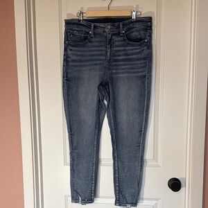 Buckle Black Women's Faded Blue Skinny Jeans